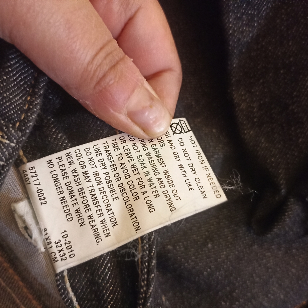Branded denizen from levi's black color jeans( size 32) - Picture 7 of 7